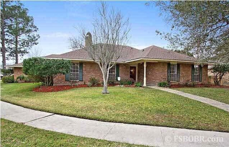 VERY SPACIOUS LOADED WITH AMENITIES PRICED TO SELL! 1560 Pelham